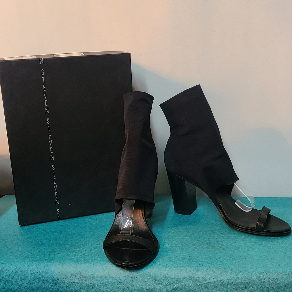 ❤️ HOST PICK ❤️ Steve Madden Open Toe Heels